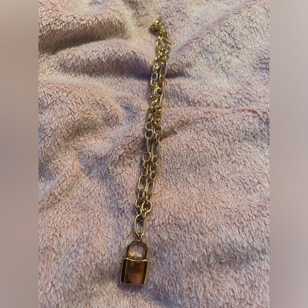 Necklace Louis Vitton Style lock with letter on it